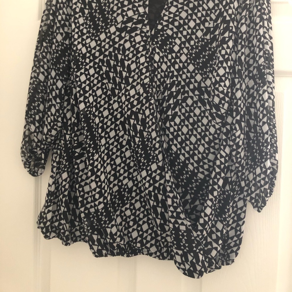 Keyhole Wrap Top - Picture 2 of 2